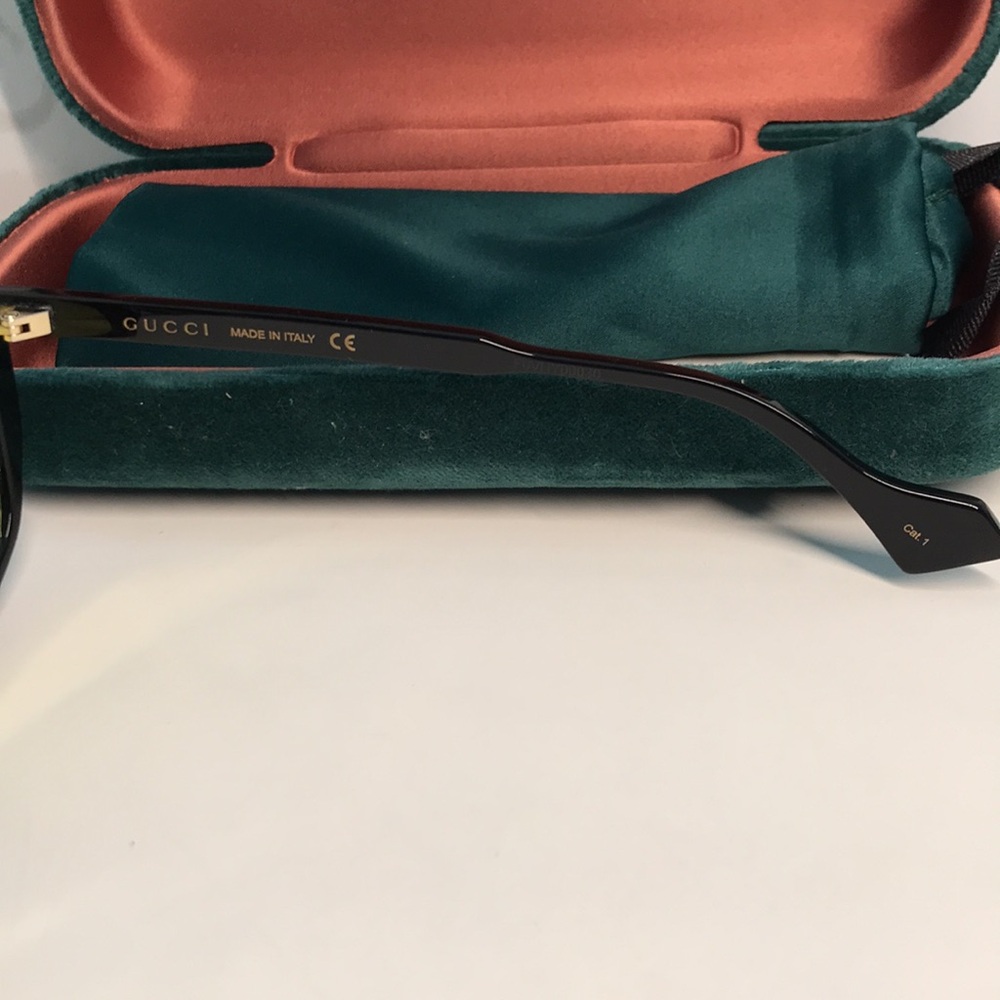 New Authentic Gucci GG626S 002 Sunglasses – Black Frame with Yellow Lenses ✨ - Picture 10 of 16